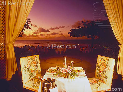 Round Hill Hotel & Villas 77